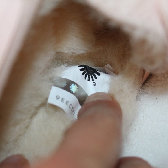 UGG NEW DAKOTA POM SUEDE SHEARLING SLIPPERS PINK - Picture 9 of 9